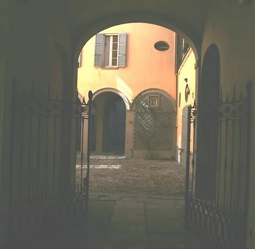 Luisa In Palazzo Bianchi